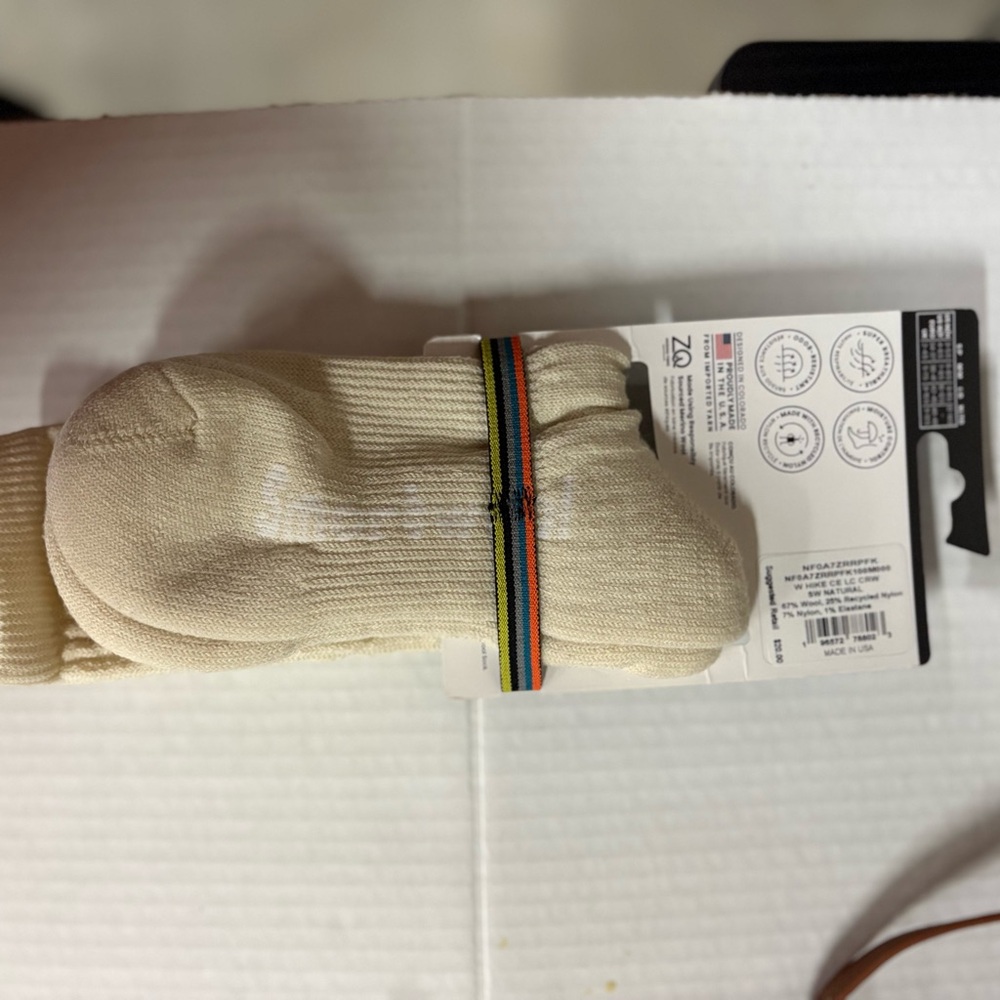 Smartwool Merino Wool Socks - Cream size medium - Picture 4 of 5